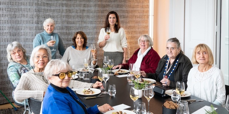 Offrir des repas au restaurant aux aînés isolés 
